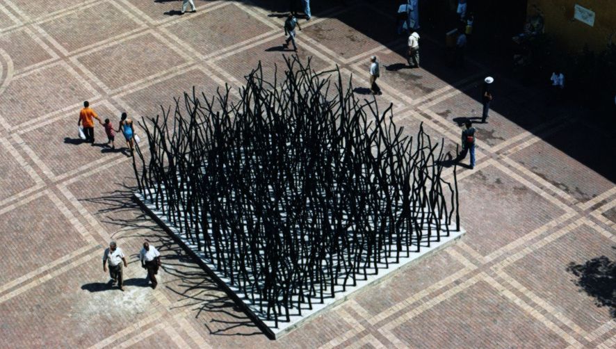 Honeysuckle - Sculpture by Guillermo Quintero Rojas (2001)